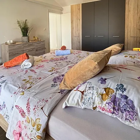 Casa vacanze Awesome In Malinska